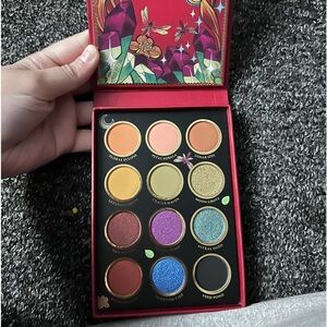 KVD Beauty eyeshadow pallete
